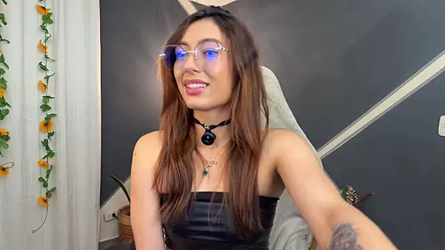 Snapshot of Tomoe_b chatting on 06/23/26, 01:14 Tomoe b online show from 06/23/26, 01:14