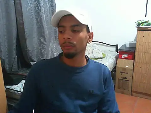Snapshot of 29YOURZ_28_ chatting on 09/25/25, 05:30 29YOURZ 28 online show from 09/25/25, 05:30
