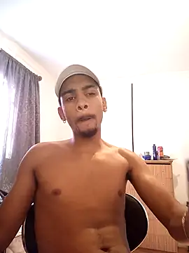 Snapshot of 29YOURZ_28_ chatting on 01/15/25, 02:35 29YOURZ 28 online show from 01/15/25, 02:35