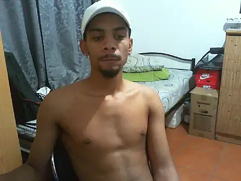 Snapshot of 29YOURZ_28_ chatting on 10/13/25, 03:57 29YOURZ 28 online show from 10/13/25, 03:57