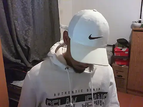 Snapshot of 29YOURZ_28_ chatting on 09/15/25, 03:12 29YOURZ 28 online show from 09/15/25, 03:12