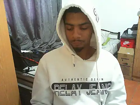 Snapshot of 29YOURZ_28_ chatting on 10/07/25, 08:59 29YOURZ 28 online show from 10/07/25, 08:59