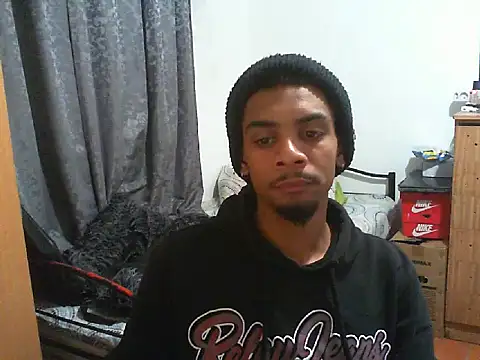 Snapshot of 29YOURZ_28_ chatting on 09/19/25, 08:24 29YOURZ 28 online show from 09/19/25, 08:24