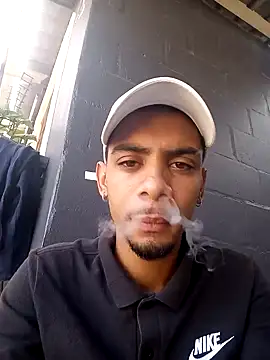 Snapshot of 29YOURZ_28_ chatting on 01/08/25, 12:37 29YOURZ 28 online show from 01/08/25, 12:37