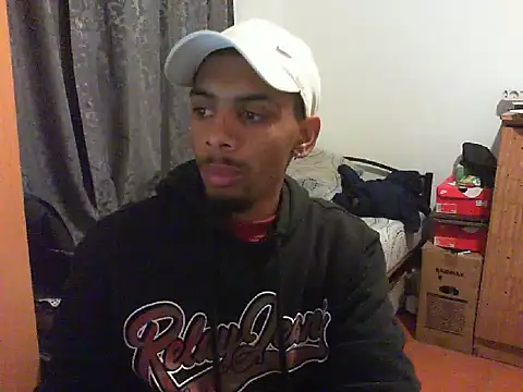 Snapshot of 29YOURZ_28_ chatting on 09/09/25, 05:55 29YOURZ 28 online show from 09/09/25, 05:55