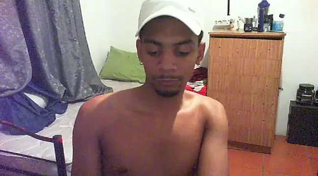 Snapshot of 29YOURZ_28_ chatting on 01/13/25, 08:26 29YOURZ 28 online show from 01/13/25, 08:26