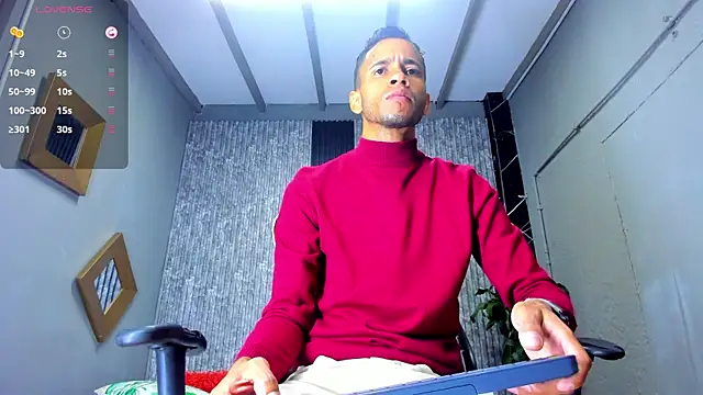 Snapshot of alex_bigcock11 chatting on 03/22/25, 11:53 alex bigcock11 online show from 03/22/25, 11:53