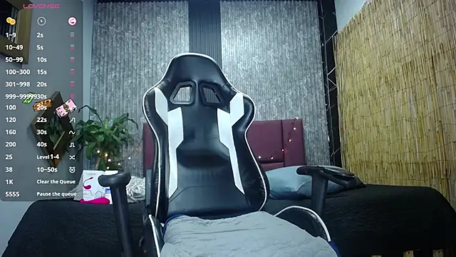 Snapshot of alex_bigcock11 chatting on 02/05/25, 12:49 alex bigcock11 online show from 02/05/25, 12:49