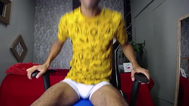 Snapshot of alex_bigcock11 chatting on 02/15/25, 12:11 alex bigcock11 online show from 02/15/25, 12:11