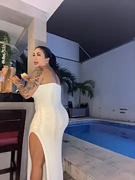 kiim taaylor online show from 10/30/25, 01:04