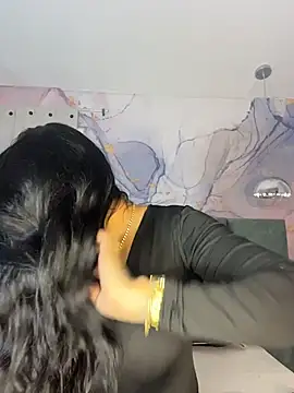 kiim taaylor online show from 11/10/25, 10:31