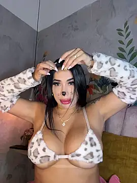 kiim taaylor online show from 10/11/25, 03:02