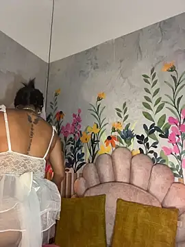 kiim taaylor online show from 10/14/25, 07:25