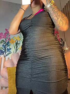 kiim taaylor online show from 11/02/25, 11:48