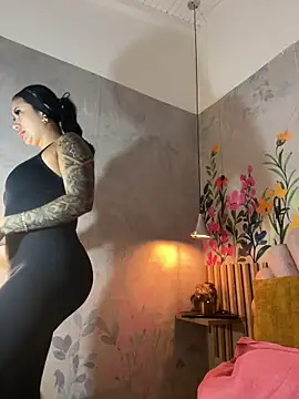 kiim taaylor online show from 10/09/25, 12:38