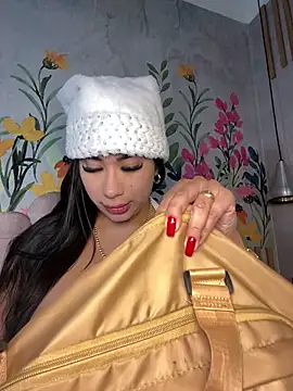 kiim taaylor online show from 12/18/25, 08:01