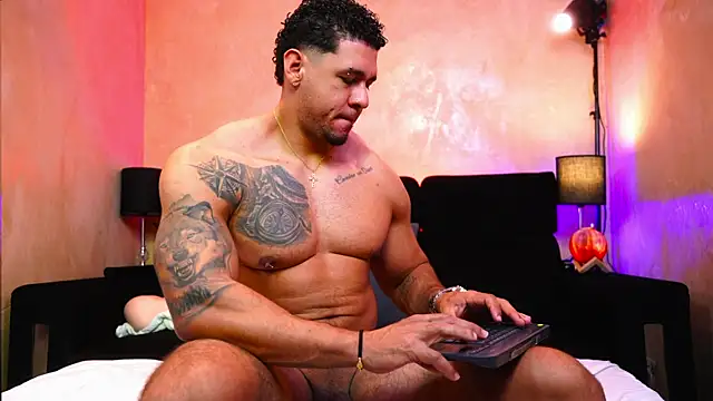 MassimoWalton2 online show from 04/06/26, 02:18