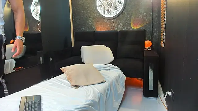 MassimoWalton2 online show from 01/29/25, 02:53