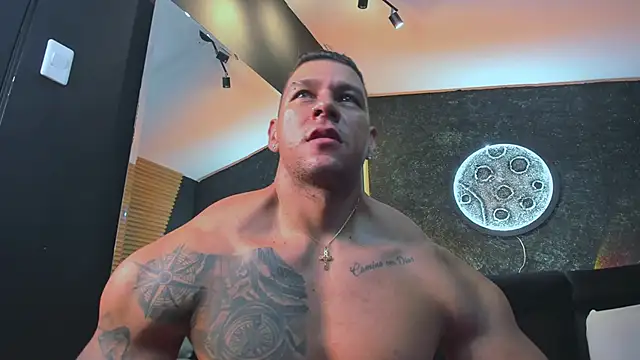 MassimoWalton2 online show from 01/16/25, 07:17