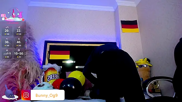 Bunny O online show from 09/30/25, 08:15