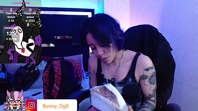 Snapshot of Bunny_O chatting on 06/11/26, 02:11 Bunny O online show from 06/11/26, 02:11