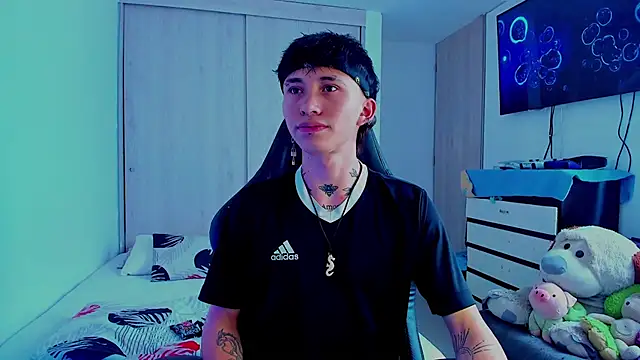 juniior 2311  online show from 02/04/26, 08:04