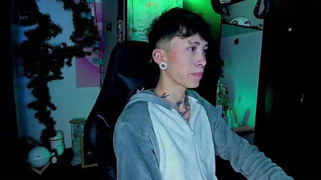 Snapshot of juniior_2311_ chatting on 03/14/25, 11:23 juniior 2311 online show from 03/14/25, 11:23