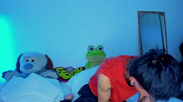 juniior 2311  online show from 12/04/25, 11:48