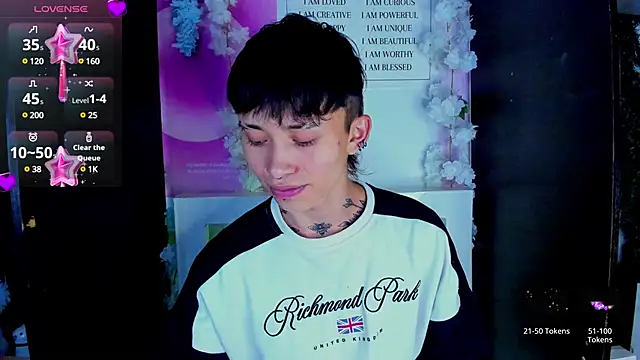 Snapshot of juniior_2311_ chatting on 02/18/25, 08:25 juniior 2311 online show from 02/18/25, 08:25