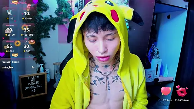 Snapshot of juniior_2311_ chatting on 03/20/25, 12:00 juniior 2311 online show from 03/20/25, 12:00