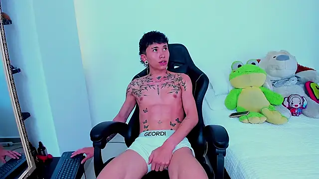 Snapshot of juniior_2311_ chatting on 10/30/25, 07:22 juniior 2311 online show from 10/30/25, 07:22