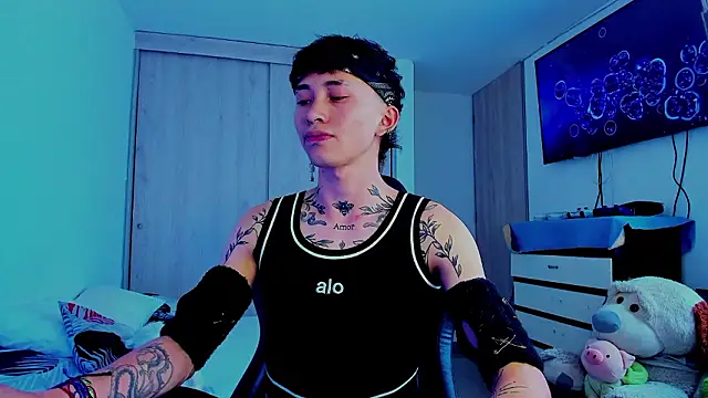 juniior 2311  online show from 02/03/26, 08:03