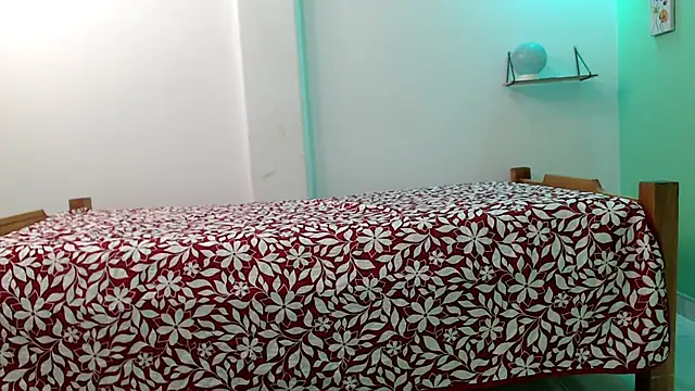 evaleribigtits18 online show from 04/13/26, 01:31