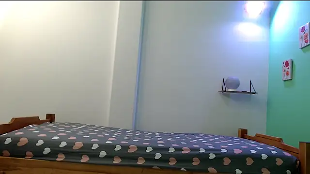 evaleribigtits18 online show from 02/12/26, 01:49