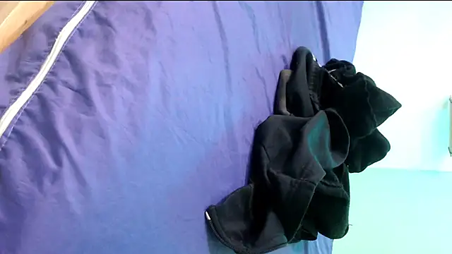 evaleribigtits18 online show from 03/18/26, 01:53