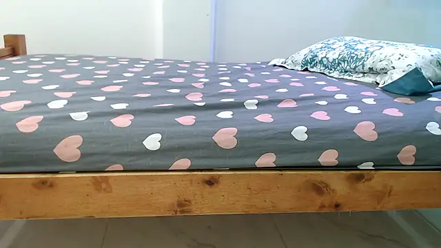 evaleribigtits18 online show from 02/03/26, 02:00