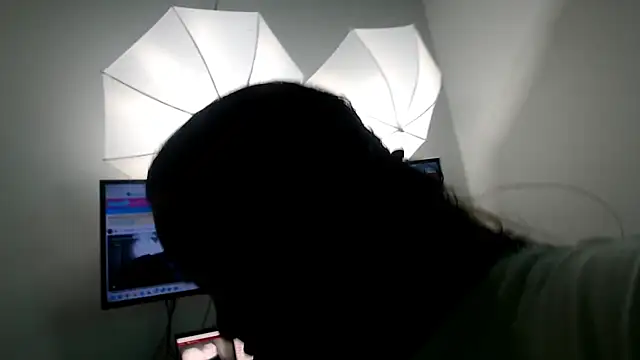 evaleribigtits18 online show from 04/14/26, 01:10