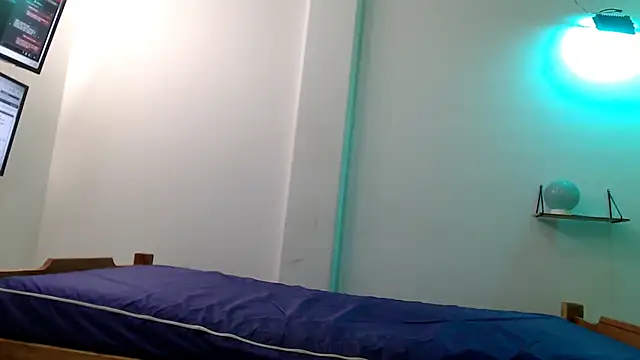 evaleribigtits18 online show from 04/12/26, 01:09