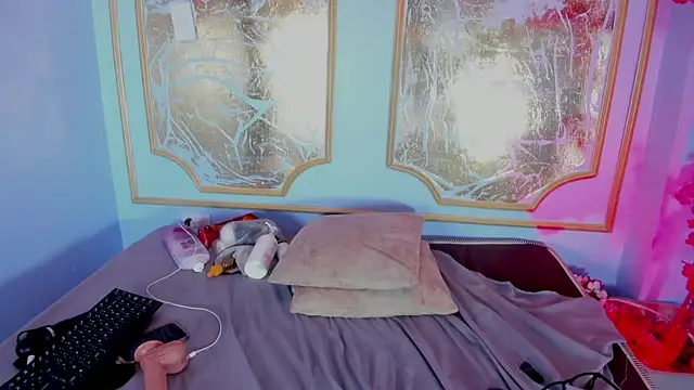 melaniecooperr online show from 12/15/25, 02:01