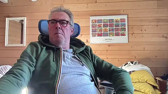 Snapshot of lelohop chatting on 12/16/24, 12:16 lelohop online show from 12/16/24, 12:16