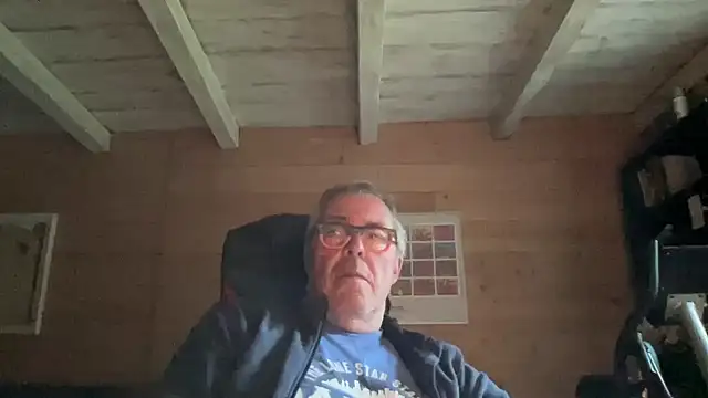 Snapshot of lelohop chatting on 03/18/26, 07:33 lelohop online show from 03/18/26, 07:33