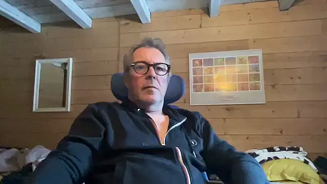 Snapshot of lelohop chatting on 12/28/24, 08:37 lelohop online show from 12/28/24, 08:37