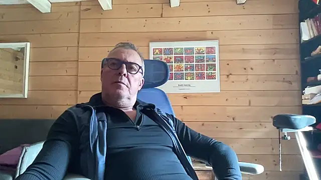 Snapshot of lelohop chatting on 10/31/25, 12:35 lelohop online show from 10/31/25, 12:35