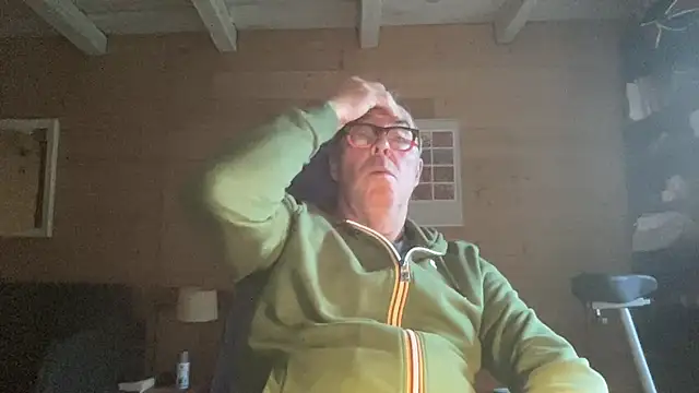 Snapshot of lelohop chatting on 10/29/25, 07:40 lelohop online show from 10/29/25, 07:40