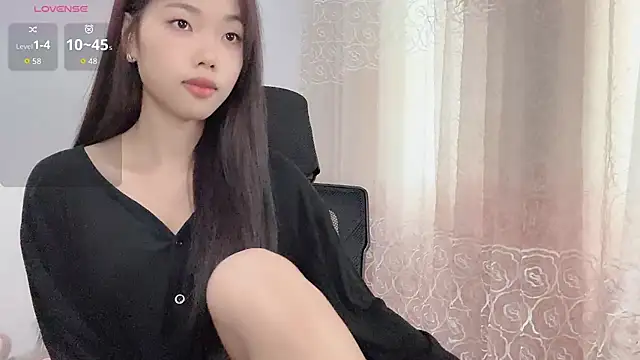 Snapshot of Lvy--v chatting on 09/09/25, 01:59 Lvy--v online show from 09/09/25, 01:59