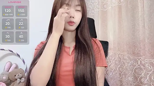 Snapshot of Lvy--v chatting on 01/07/26, 10:37 Lvy--v online show from 01/07/26, 10:37