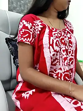Snapshot of yhona_darling chatting on 05/15/26, 08:01 yhona darling online show from 05/15/26, 08:01