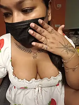 Hot Urvi online show from 05/23/26, 07:13