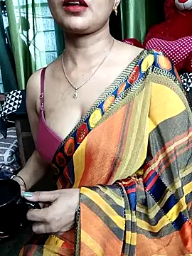Snapshot of MUMTAJ-1 chatting on 10/04/25, 01:40 MUMTAJ-1 online show from 10/04/25, 01:40