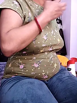 MUMTAJ-1 online show from 11/24/25, 10:15